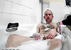 Hawt tattooed chap gets beefy and nasty in bathroom
