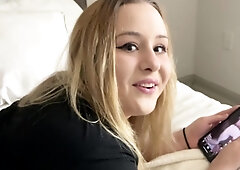 Amateur Blond Give Nice POV Blowjob