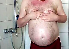 Hose and incontinence trousers in the shower