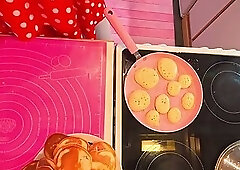 In the Kitchen, Pancakes.