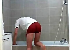 I'm cleaning my bathtub (episode 1)