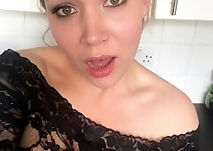 Amateur webcam girl masturbate big dildo