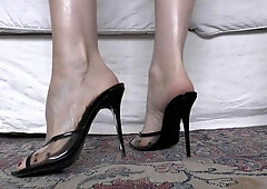 Brunette Matures Sexy Feet in High-Heeled Mules
