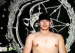 Tattooed Canadian Dan Jerking Off Till He Cums