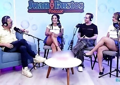 HAWT FFM TRIO HEATS UP IN FRONT OF THE CAMERA: They pound her vagina hard with the drill until that babe cums and shakes