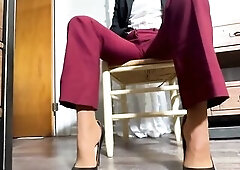 Lora Cross is a biggest-finance business woman, and this babe leads a busy life. This babe knows how to suit, and like any class businesswoman, wears 
