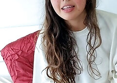Hot amateur webcam teen masturbates for their fans
