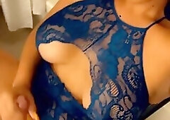 Cute ebony cums quick