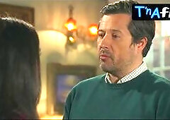 Sara Barradas Sexy Scene  in Quer O Destino