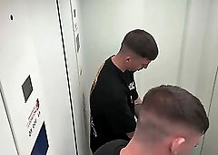 We had sex in the elevator and a neighbor caught us - Rossa Vaxx